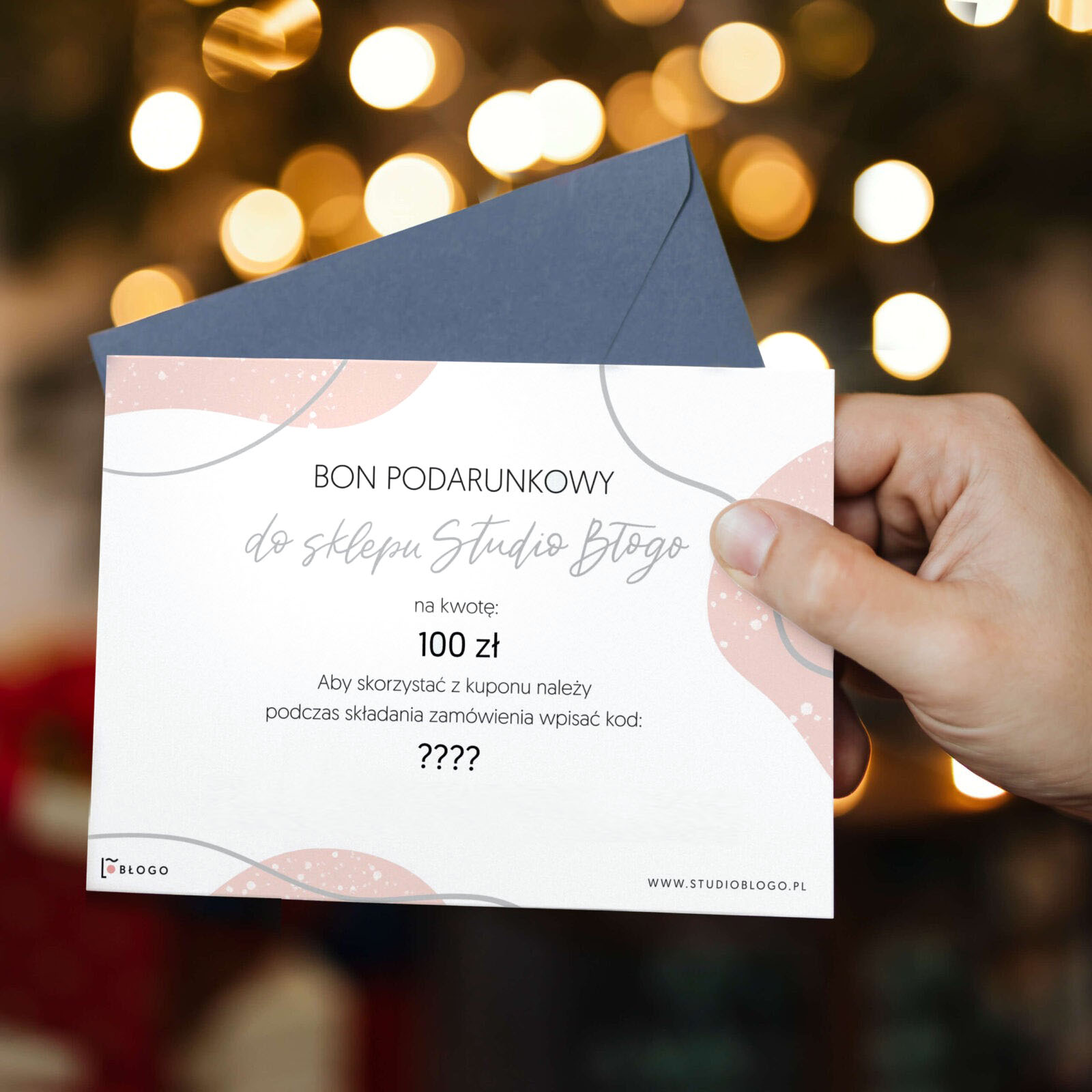 Grafika ze złotym cytatem Miłość wszystko przetrzyma